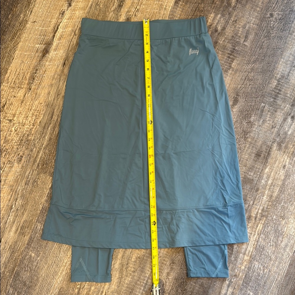 Like SNOGA Athletic Skirt size Medium